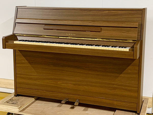 300 000円 売約済 お買得 置き場を選ばないコンパクトピアノ Yamaha ヤマハ Lu101 アウトレットピアノ モダンな雰囲気がくつろぎをもたらします ピアノ通販のグランドギャラリー