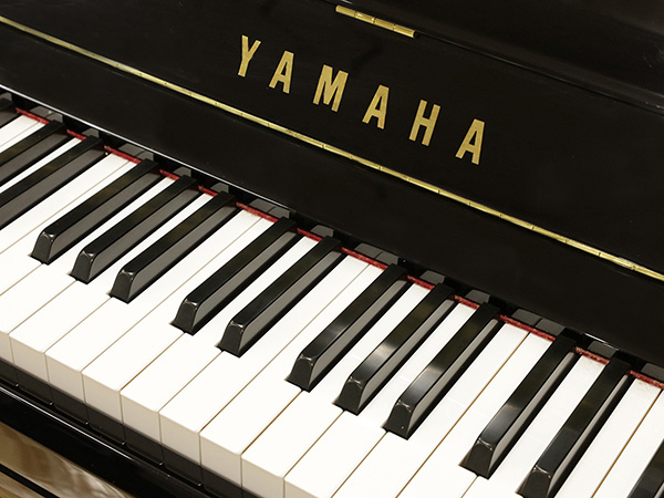 特選中古ピアノ Yamaha ヤマハ Yu11sd Yuシリーズ 消音機能付 高さ121cm スタンダードモデル 安心ソフトランディング機構 鍵盤蓋 消音機能付 スタンダードモデル ピアノ通販のグランドギャラリー